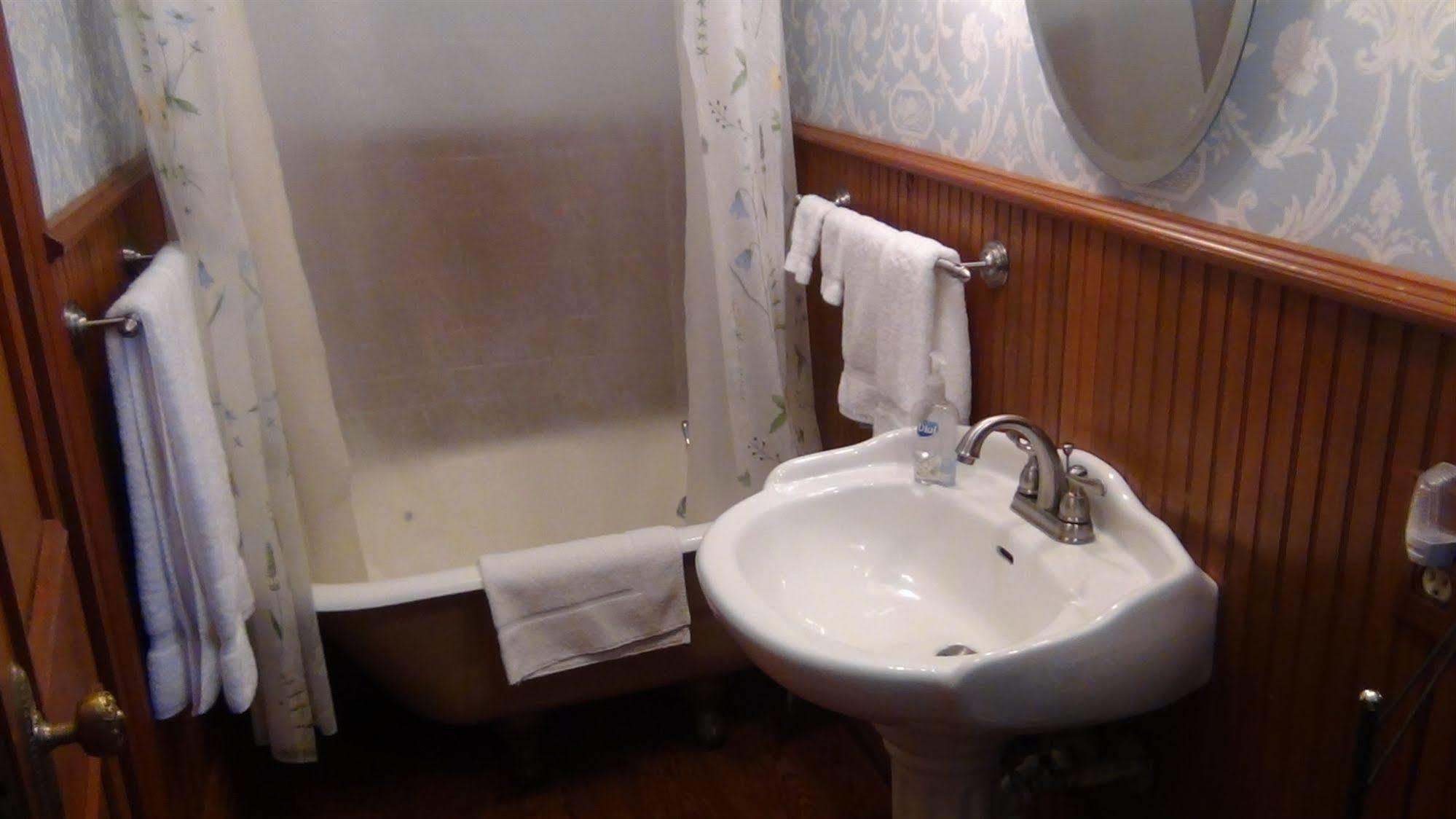 Angel Rose Bed And Breakfast Рокпорт Екстериор снимка